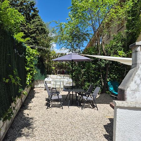 Cool Basement Studio In Hosts House With Private Terrace And Bbq Zizur Mayor Kültér fotó