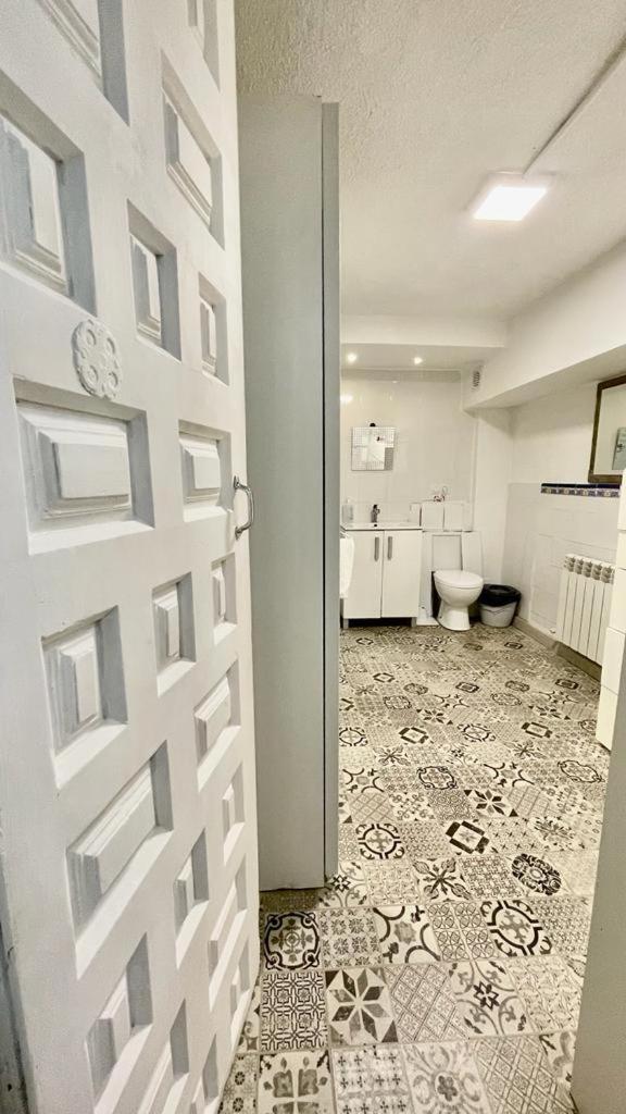 Cool Basement Studio In Hosts House With Private Terrace And Bbq Zizur Mayor Kültér fotó