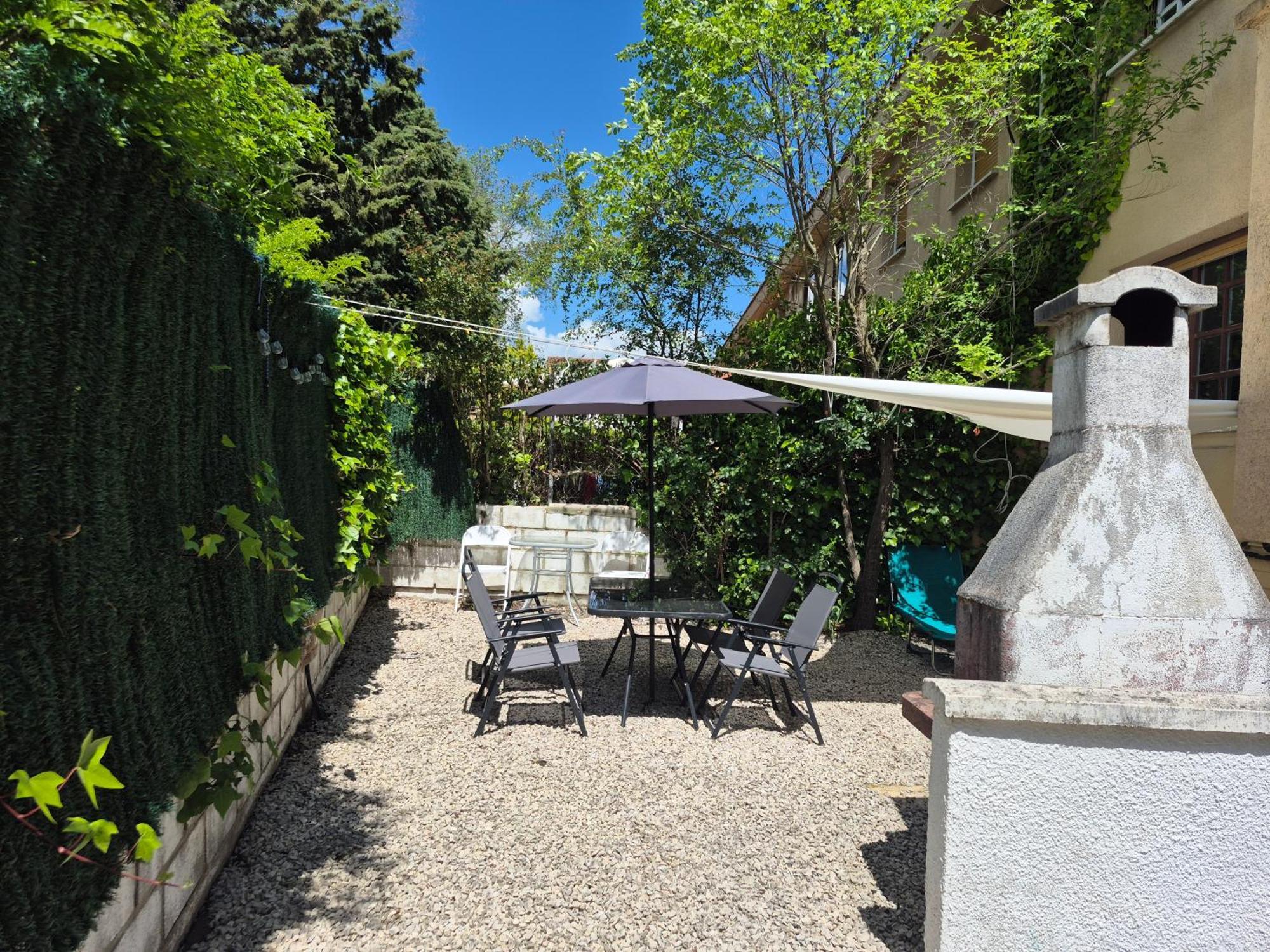 Cool Basement Studio In Hosts House With Private Terrace And Bbq Zizur Mayor Kültér fotó
